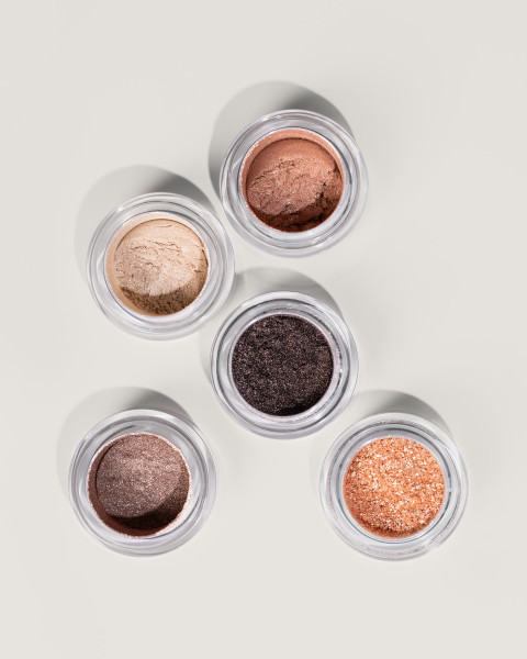 The Power of Pigments – Intensity and Shine in Makeup