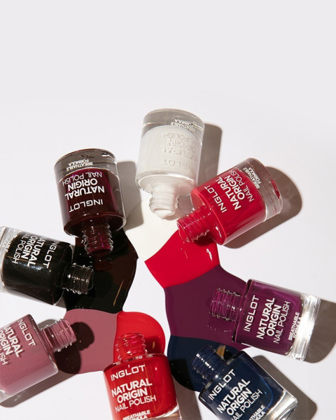 Manicure in harmony with the trends and nature? We've got it!